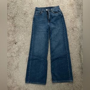 H&M High-Waisted Wide Leg Jeans - Size 4